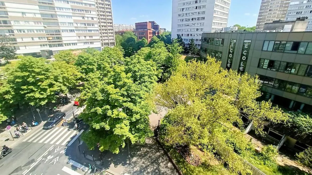 Sunny & Stylish 2-Bedroom In Viet-Namese District Paris Apartment