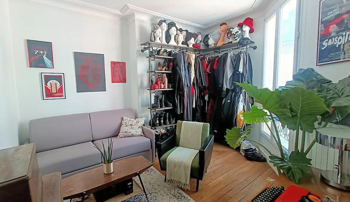 Sunny & Stylish 2-Bedroom In Viet-Namese District Paris France