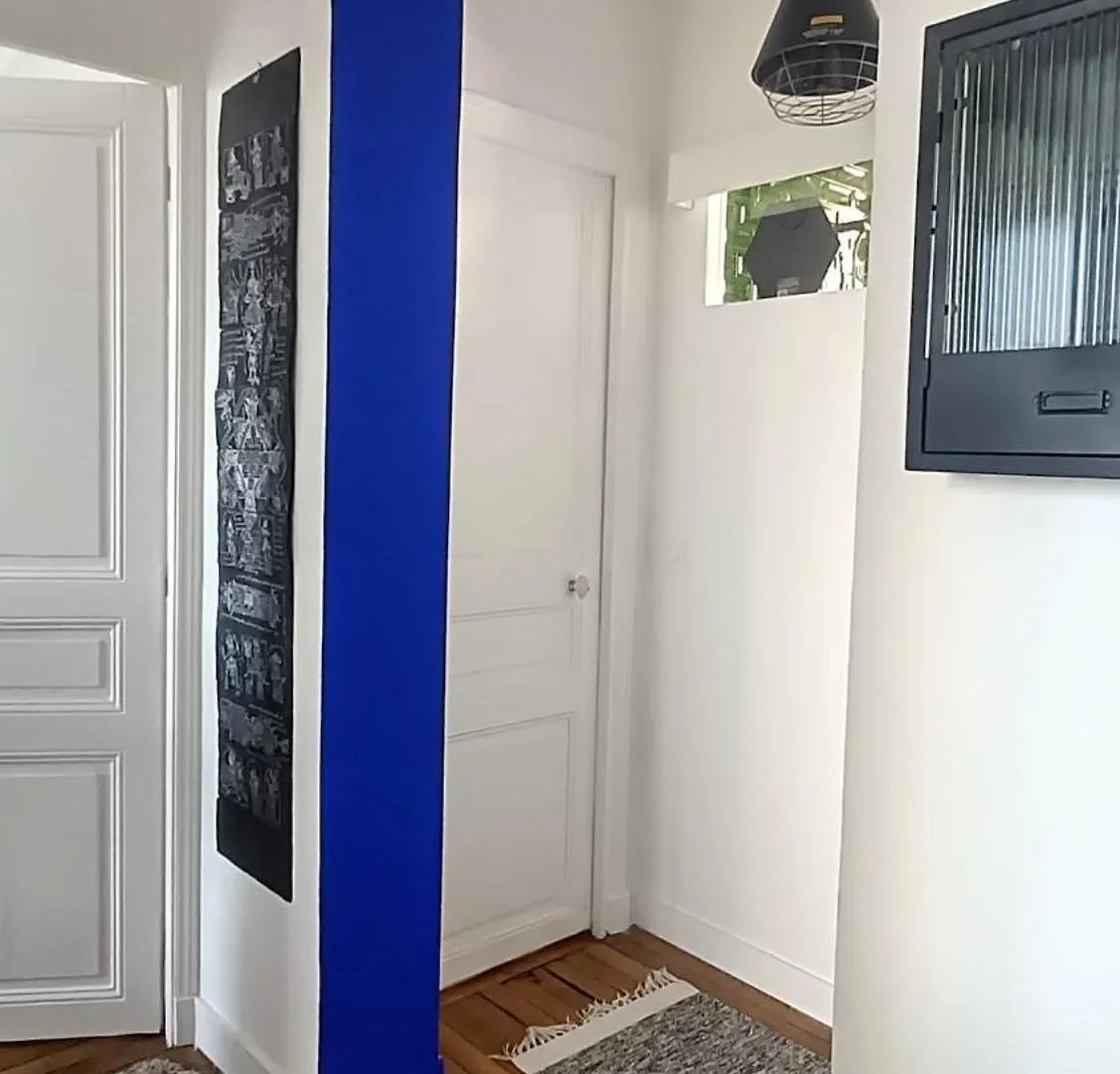 Sunny & Stylish 2-Bedroom In Viet-Namese District Paris Apartment