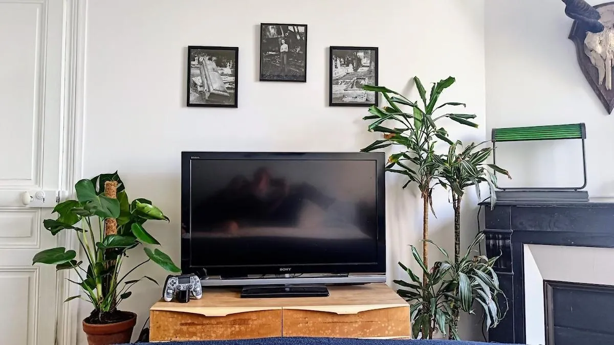 Apartment Sunny & Stylish 2-Bedroom In Viet-Namese District Paris