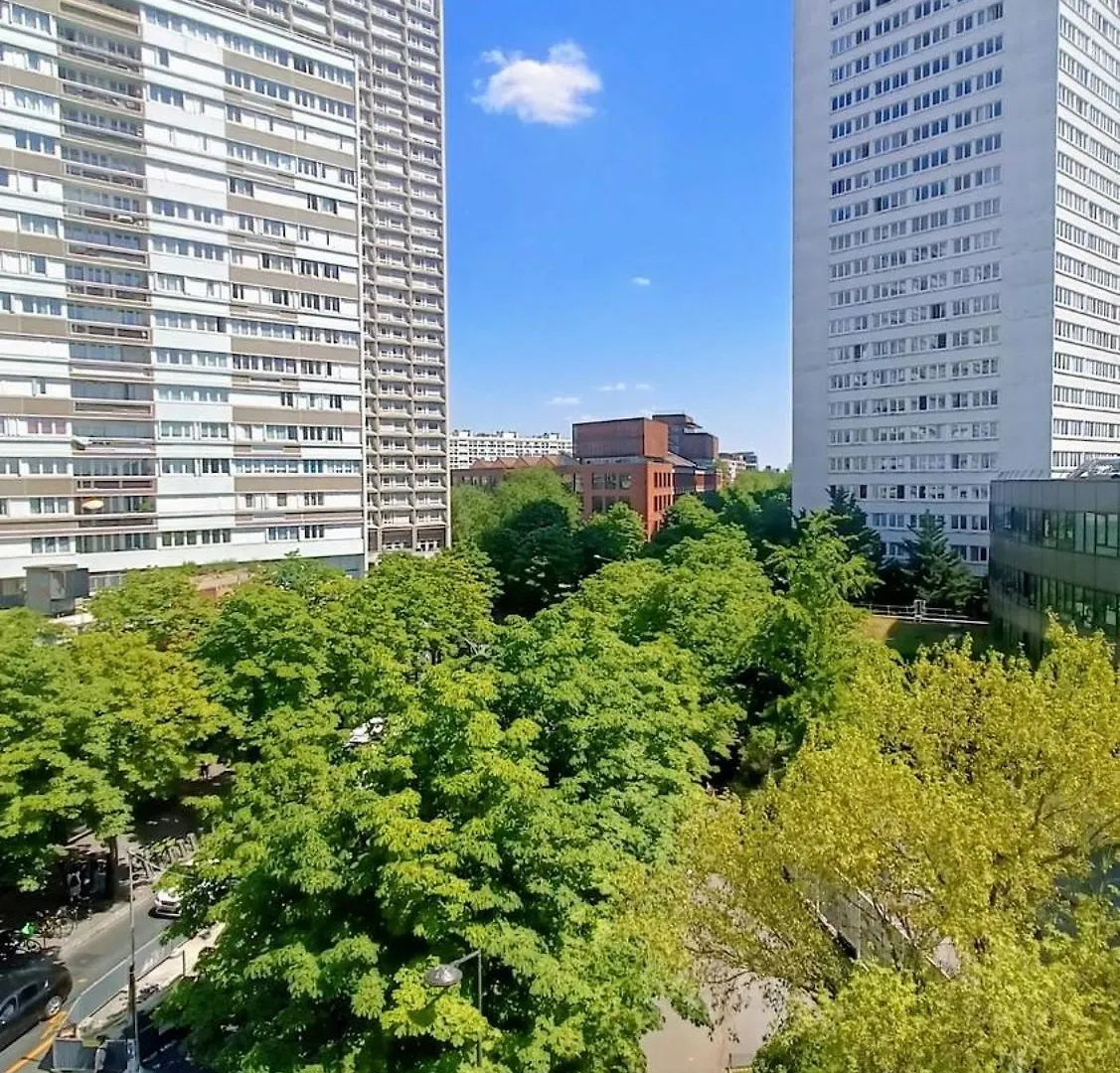 Sunny & Stylish 2-Bedroom In Viet-Namese District Paris